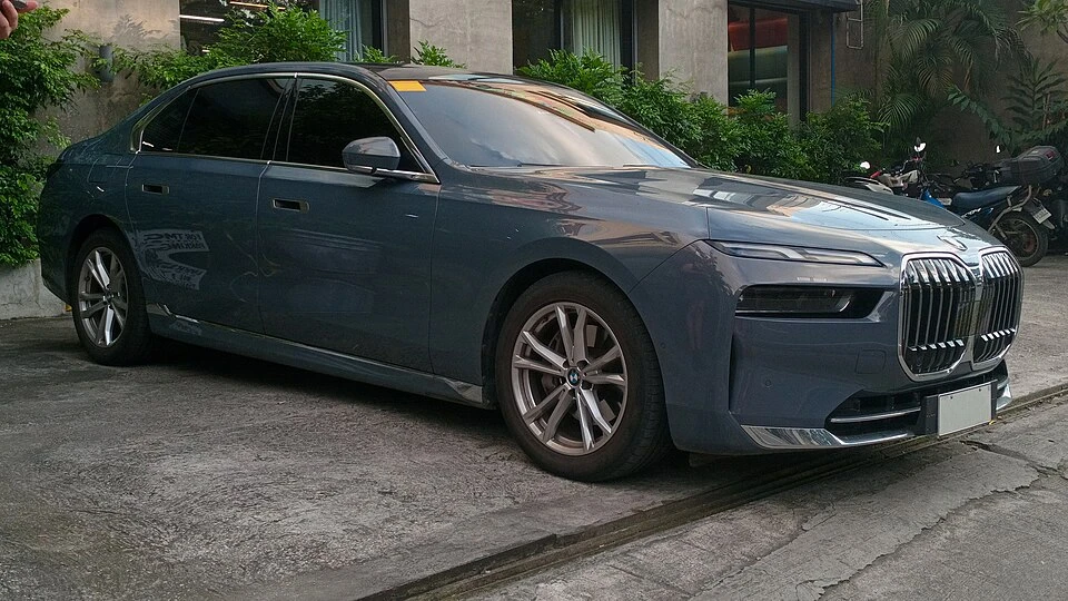 BMW 7 G70 2022 ve Sonrası Long — araç fotoğrafı
