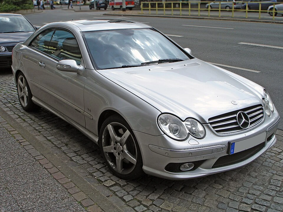 Mercedes CLK W209 2002 ve Sonrası Coupe-Cabrio — araç fotoğrafı