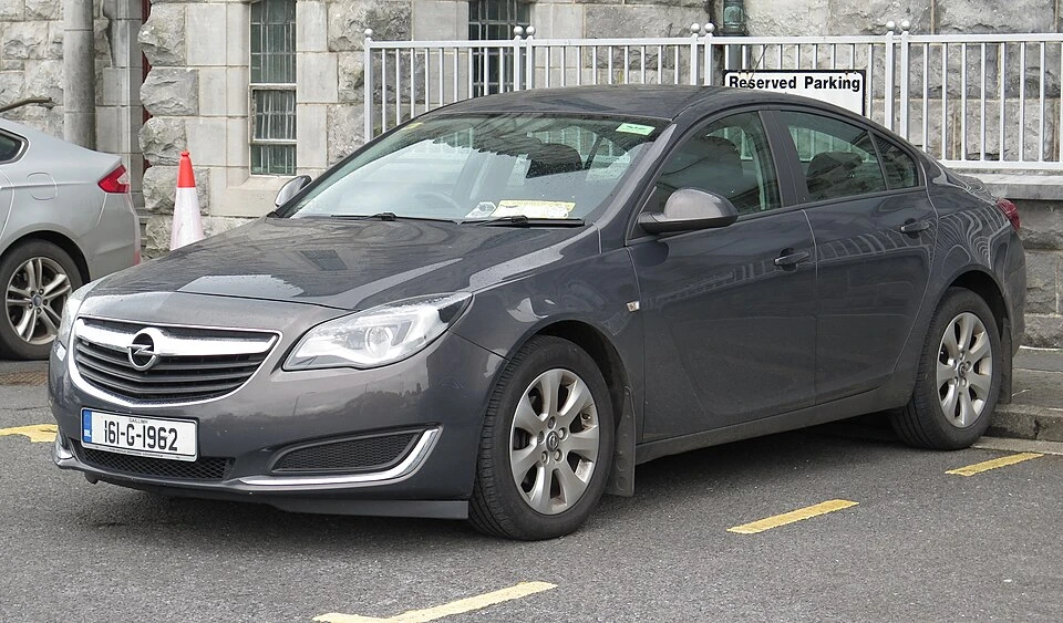 Opel Insignia 2013-2017 — araç fotoğrafı