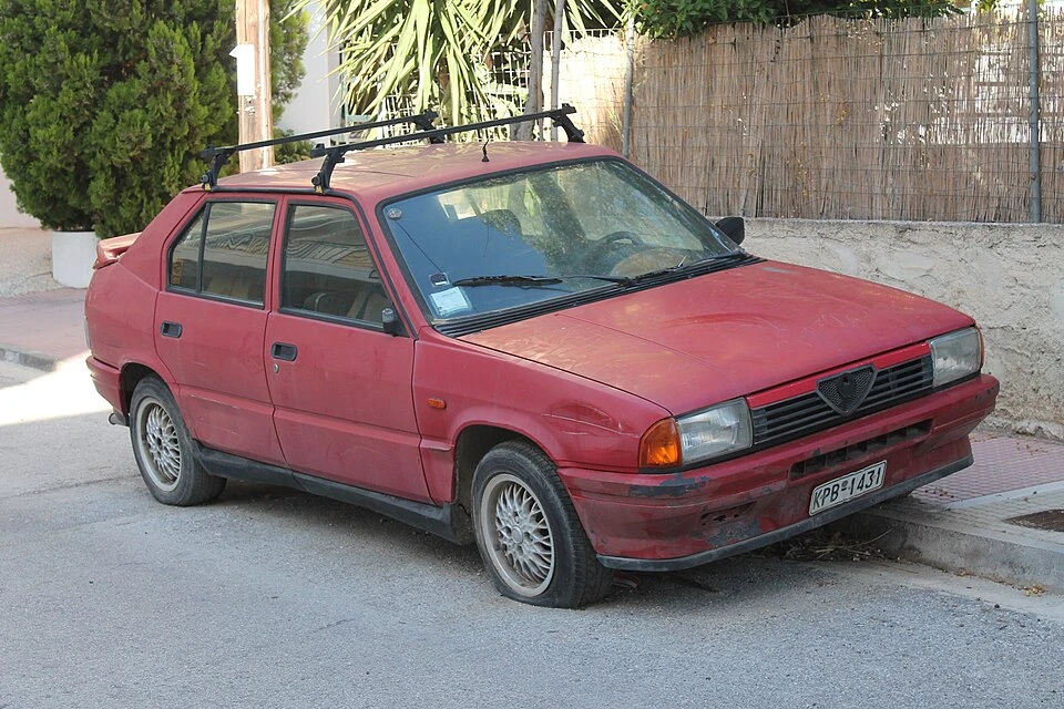 Alfa Romeo 33 1983-1995 — araç fotoğrafı