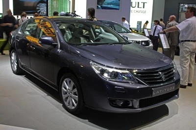 Renault Latitude 2010 ve Sonrası — araç fotoğrafı