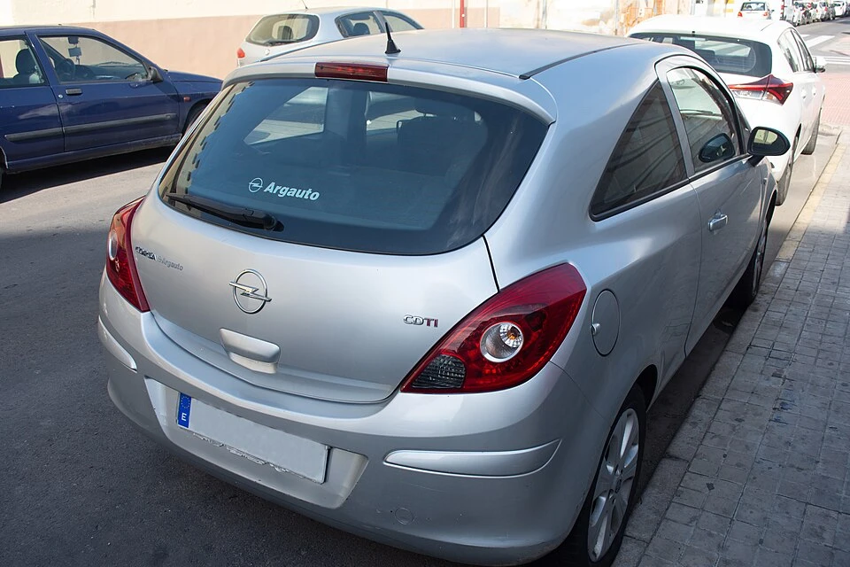 Opel Corsa D Van 2006-2014 — araç fotoğrafı