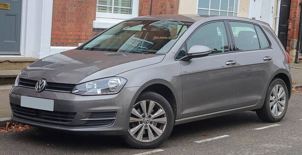 VW Golf 7 2013 ve Sonrası 3 Kapı Hatchback — araç fotoğrafı