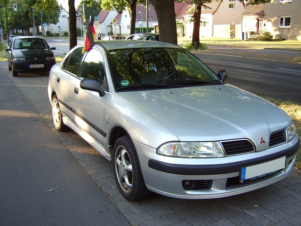 Mitsubishi Carisma 2000 ve Sonrası — araç fotoğrafı