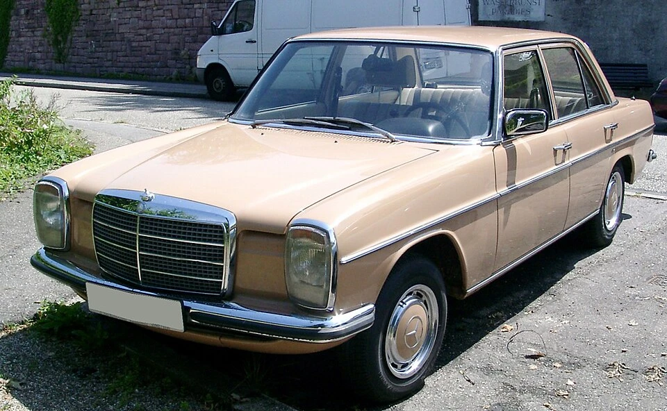 Mercedes W114-W115 1968-1976 — araç fotoğrafı