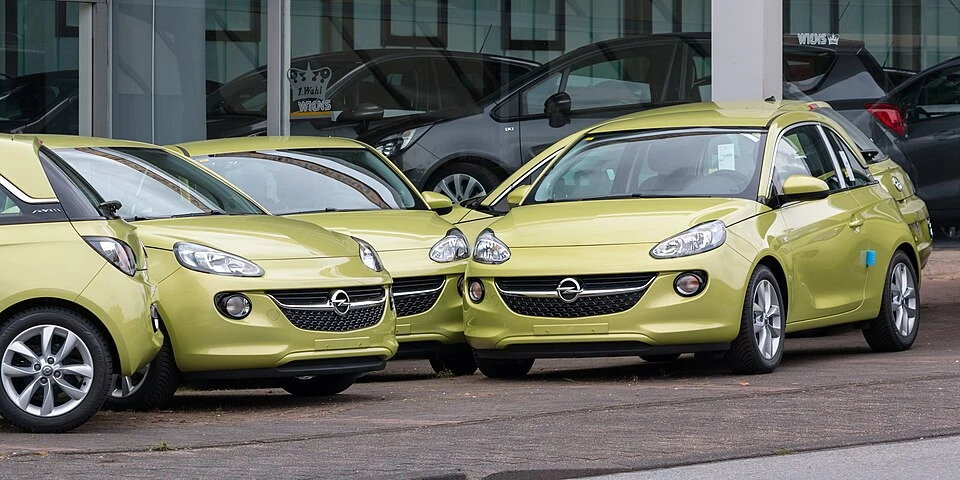 Opel Adam 2013 ve Sonrası — araç fotoğrafı