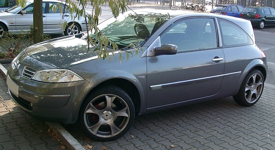 Renault Megane 2 2002-2008 3 Kapı Hatchback — araç fotoğrafı