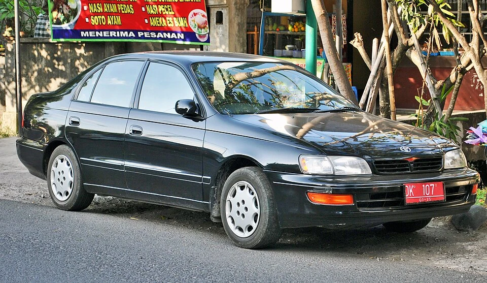 Toyota Corona 1993-1996 — araç fotoğrafı