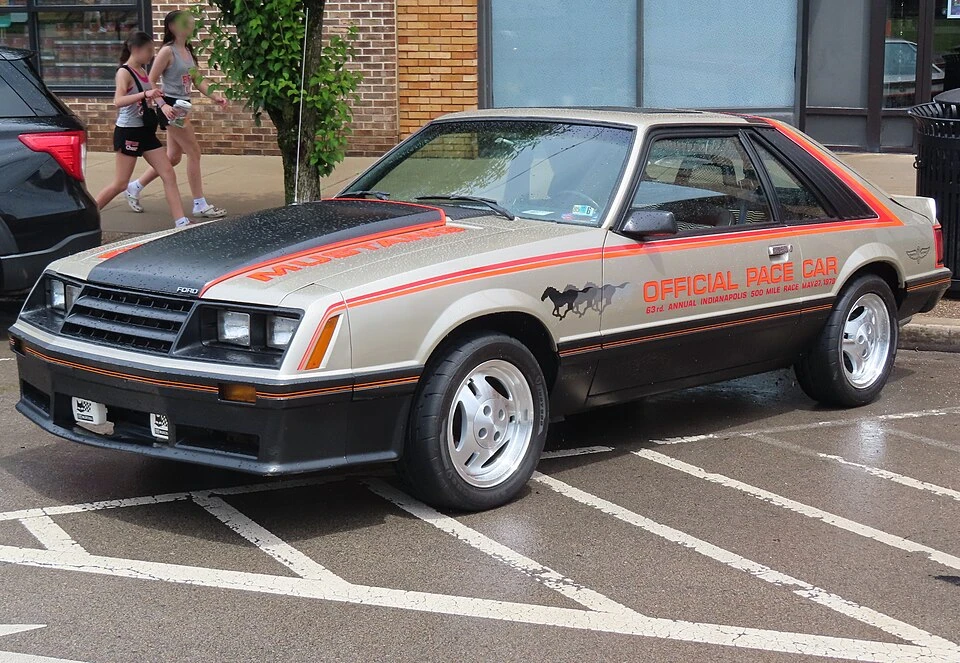 Ford Mustang 1979-1993 — araç fotoğrafı